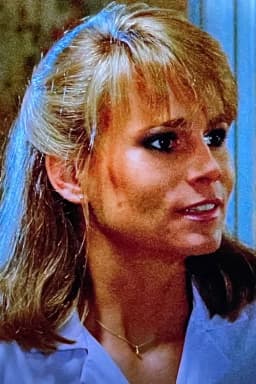 Julie Gordon headshot