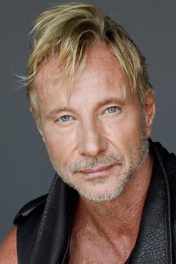 Matthias Hues headshot