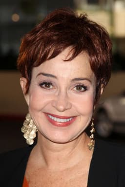 Annie Potts headshot