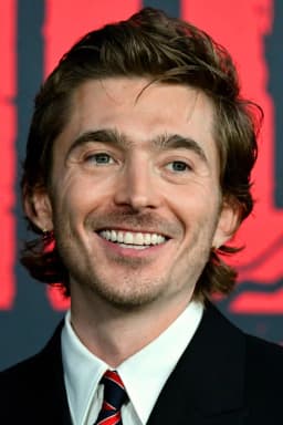 Austin Abrams headshot
