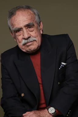 Hugo Medina headshot