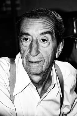 Luis Cuenca headshot