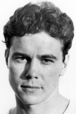 Wyatt Knight headshot