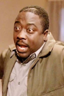 Robin Harris headshot