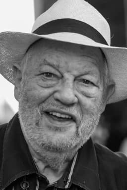 Peter Berling headshot