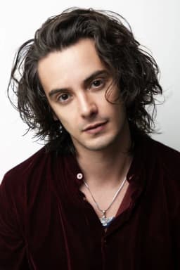 Xabiani Ponce de León headshot