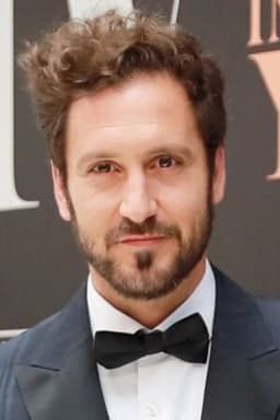 Álex Gadea headshot