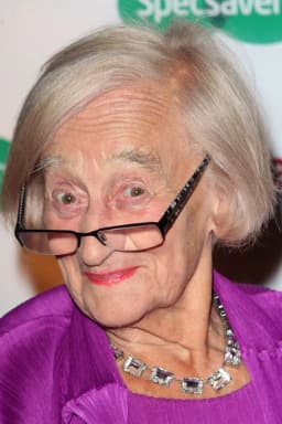 Liz Smith headshot