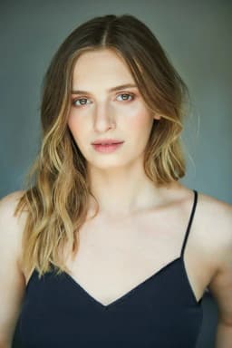 Annie Shapero headshot