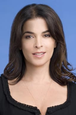 Annabella Sciorra headshot