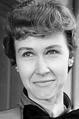 Alice Backes headshot
