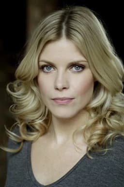 Vanessa Hehir headshot