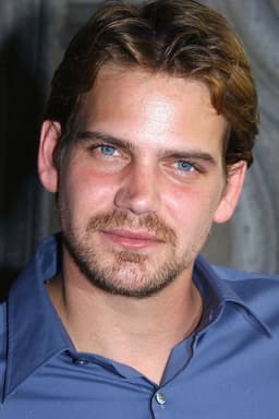 Scott Bairstow headshot