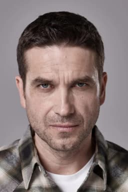 Marcin Dorociński headshot