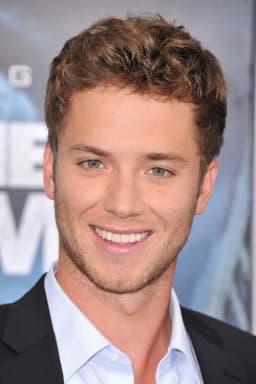 Jeremy Sumpter headshot