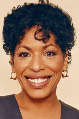 Liza Colón-Zayas headshot