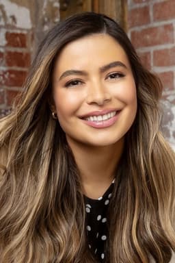 Miranda Cosgrove headshot