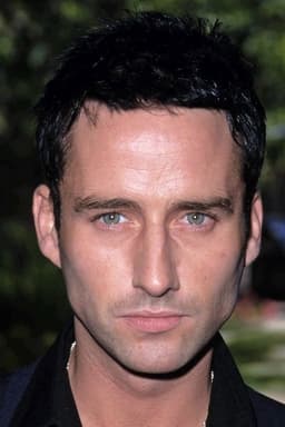 Glenn Quinn headshot