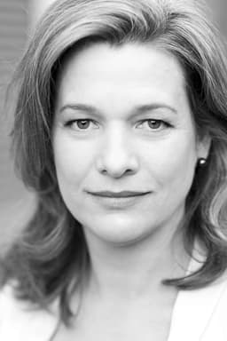 Kerry Fox headshot