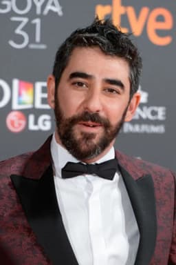 Raúl Jiménez headshot