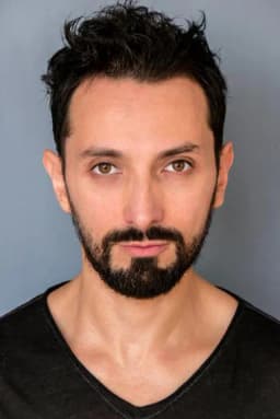 Sergio Solís headshot