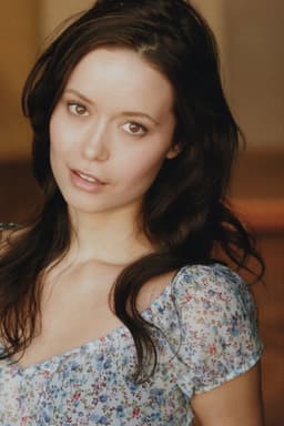 Summer Glau headshot