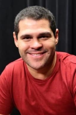 Marco de la O headshot