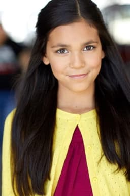 Bella Stine headshot