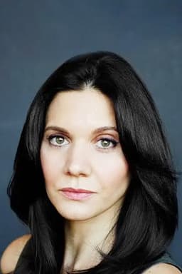 Amy Matysio headshot