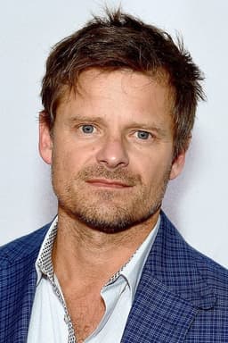 Steve Zahn headshot