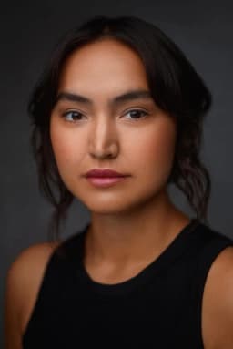 Grace Dove headshot