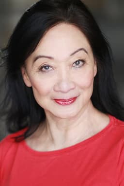 Tina Chen headshot