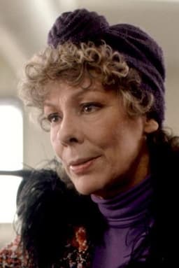 Lynne Gorman headshot