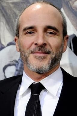 Fernando Guillén Cuervo headshot