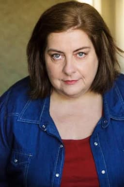 Polly Humphreys headshot