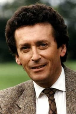 Robert Powell headshot