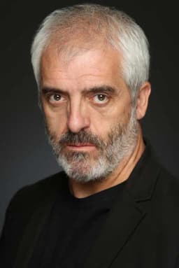 Vicente Vergara headshot