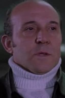 Manuel Lorenzo headshot