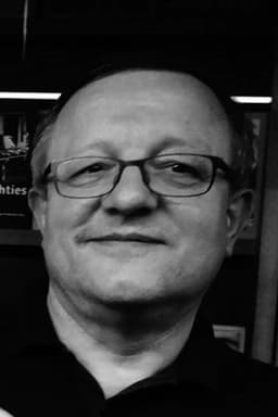 Karl Bruckschwaiger headshot