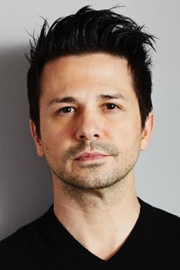 Freddy RodrÃguez headshot