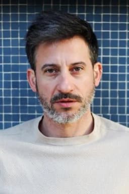 Alfonso Tort headshot