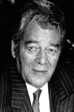 Edward de Souza headshot