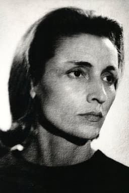 Rosalie Crutchley headshot