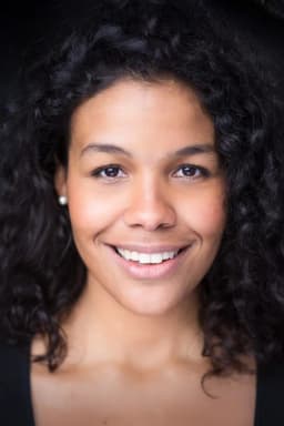 Zahra Newman headshot