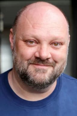 Daniel Fearn headshot