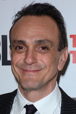 Hank Azaria headshot