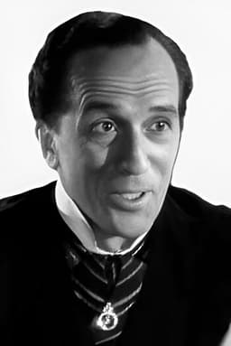 Richard Hale headshot
