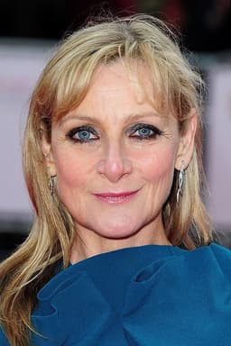Lesley Sharp headshot