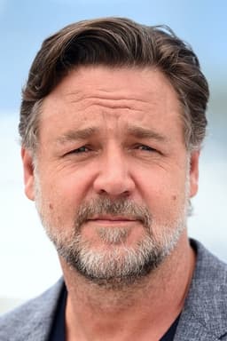 Russell Crowe headshot