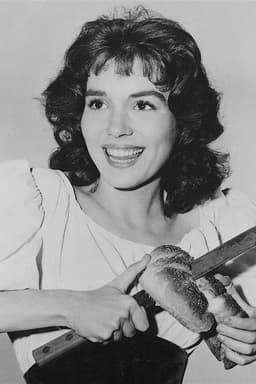 Zohra Lampert headshot